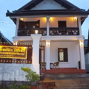 villa-nirasim.hotelsluangprabang.com/